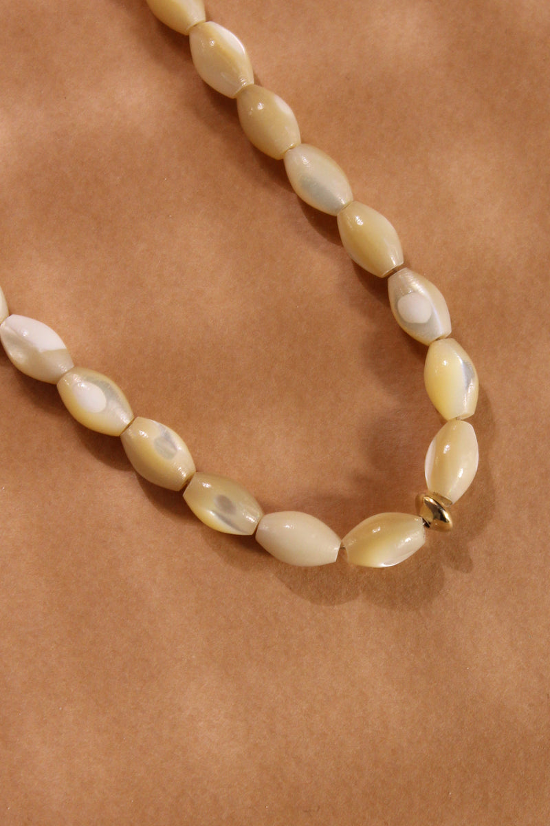 NOMAD 08 CARAMEL MOTHER OF PEARL SHELL OVAL BEADS