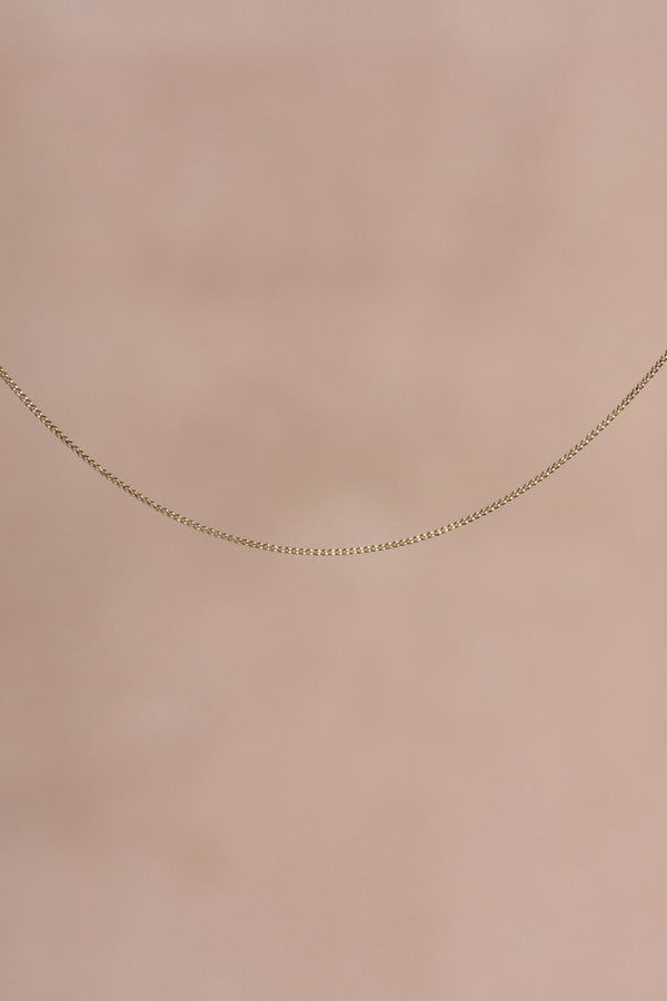 DAINTY SHIMMER GOLD CURB CHAIN