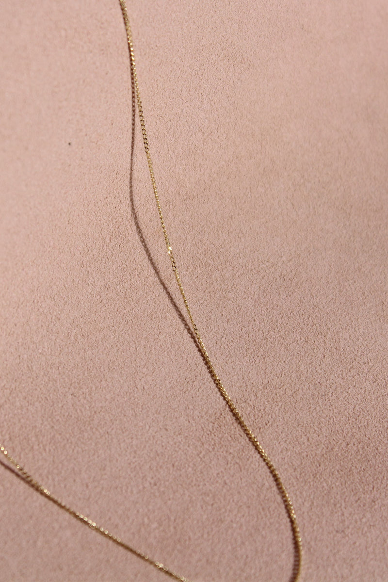 DAINTY SHIMMER GOLD CURB CHAIN