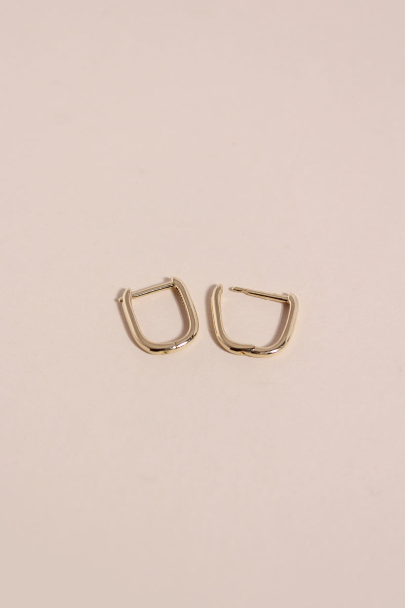LINKED SQUARE HOOPS