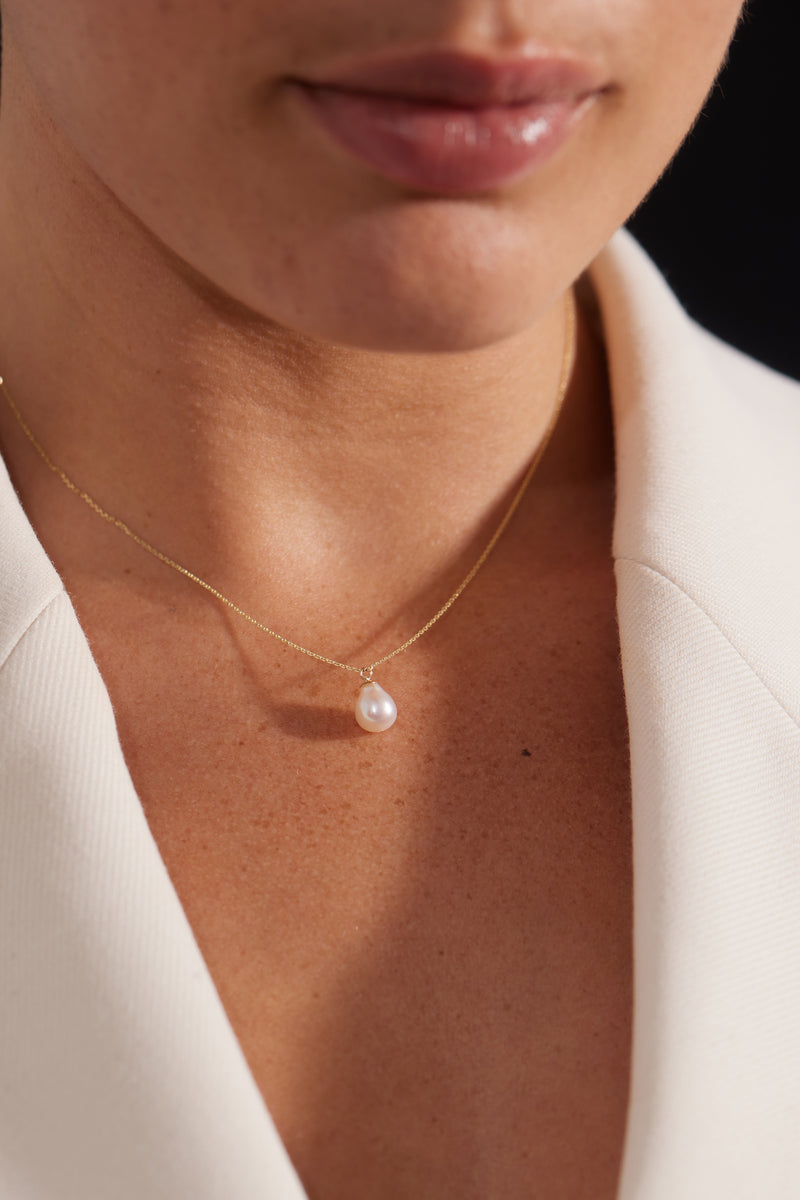 PEAR PEARL NECKLACE