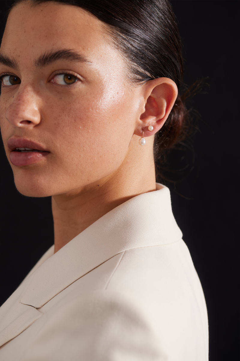 CLASSIC PEARL STUD EARRINGS