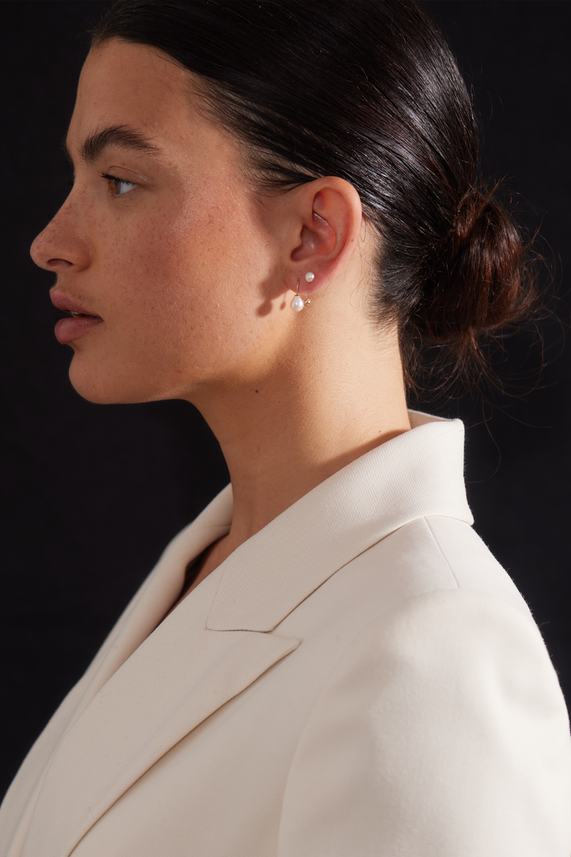 CLASSIC PEARL STUD EARRINGS